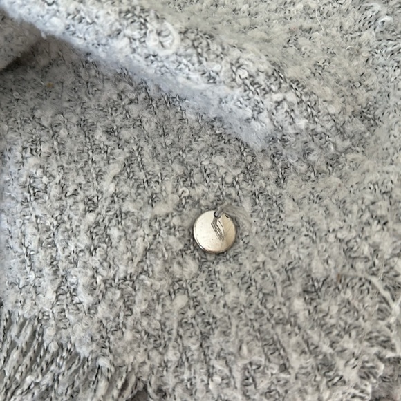 PRIMARK long gray textured slightly tassled 100% Dublin, Ireland scarf - Picture 4 of 7